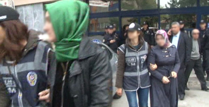 Davutoğlu'ndan başörtülülere kelepçe takan polislere inceleme talimatı