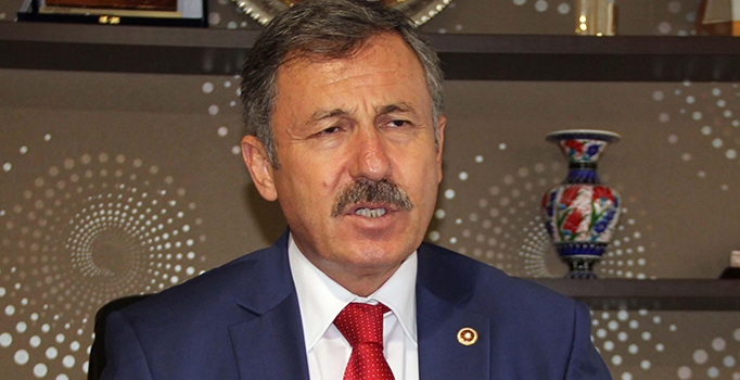AK Parti'li Selçuk Özdağ: Kelepçeli gözaltıyı uygun görmüyorum