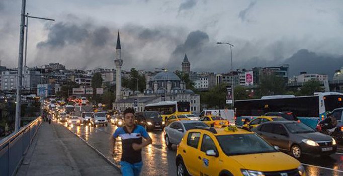 Son dakika! Meteoroloji uyardı: Sağanak yağış sabaha kadar sürecek