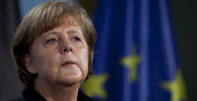 AB, mülteci krizi nedeniyle Türkiye ile özel zirve yapacak