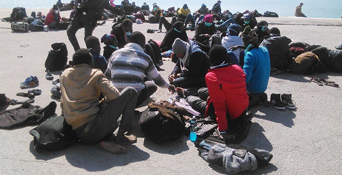 İzmir'de 76 mülteci yakalandı