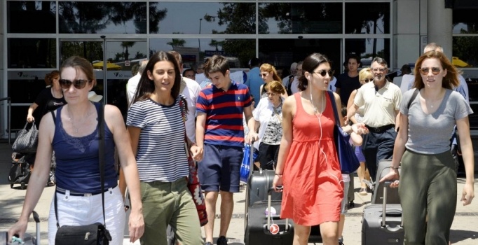 Antalya'ya gelen turist sayısı 5 milyonu aştı