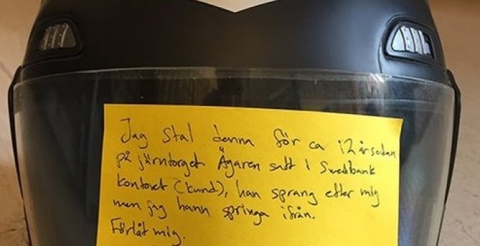 12 yıl sonra pişman oldu, çaldığı kaskı polise bıraktı