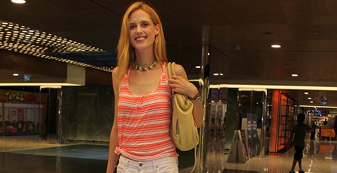 Oyuncu Wilma Elles'ten 'ajan' açıklaması