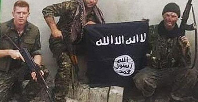 Türk polisine 'Çatışmadım' diyen İngilizin YPG saflarında çatıştığı iddia edildi