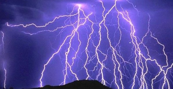 Manisa'da işçilerin bulunduğu alana yıldırım düştü: 1 ölü, 6 yaralı