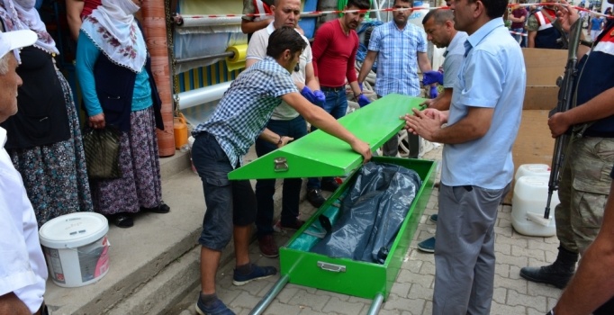 Bir yıl önce kaçırdığı kızı pazar yerinde bıçakla öldürdü | Tokat haberleri