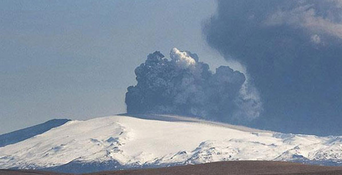 İzlanda'da Hekla volkanında yeni mineral bulundu