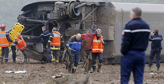 Fransa Strazburg'da hızlı tren raydan çıktı: 10 ölü