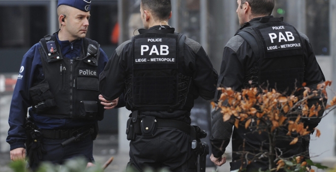 Belçika polisinden 'Paris saldırısı' baskınları