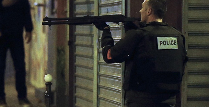 Paris Başsavcılığı: 5 terörist öldürüldü