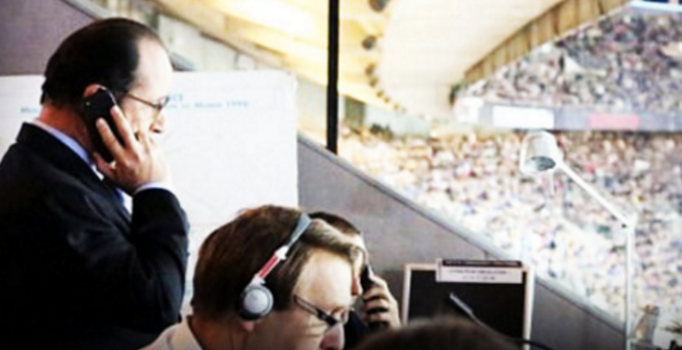 Fransa Cumhurbaşkanı Hollande dehşeti maç izlerken öğrendi