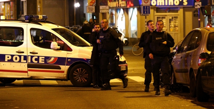 Paris'i kana bulayan teröristlerden 3'ünün kimliği belli oldu
