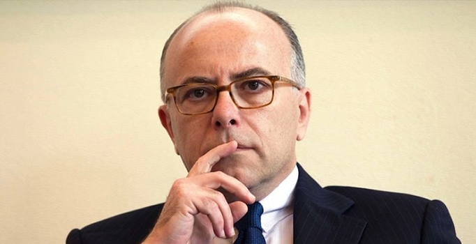 Fransa İçişleri Bakanlığı: Sokağa çıkma yasağı uygulanabilir