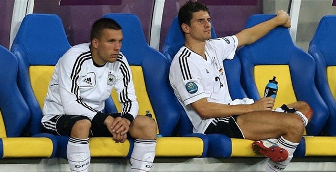 Podolski ve Mario Gomez ölümden döndü