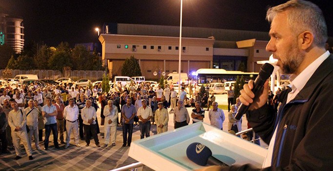 İlk hac kafilesi dualarla uğurlandı