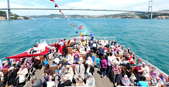 İstanbullulara gemide boğaz turu bedava