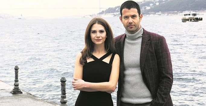 Keremcem ve Ezgi Asaroğlu aşklarını saklamaktan vazgeçti