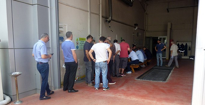 Dolu mağduru araç sahipleri iftaiye istasyonlarında son gün kuyruğu oluşturdu