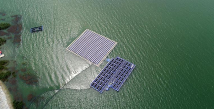 Türkiye'nin il Yüzer Güneş Enerji Santrali havadan görüntülendi