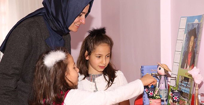 Bakan Fatma Betül Sayan Kaya: Hedefimiz erken yaşta evlilikleri ortadan kaldırmak