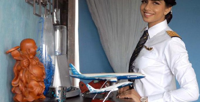 30 yaşında dünyanın en genç kadın pilotu oldu