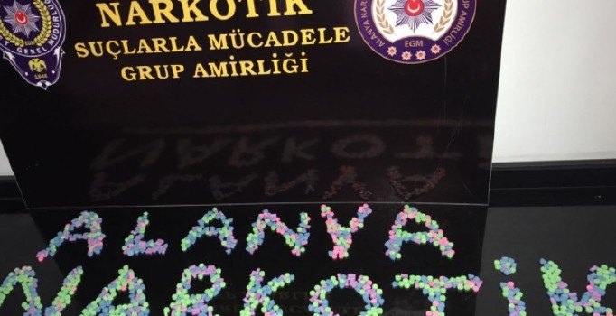 Şüpheli araçtan bin 475 adet uyuşturucu hap çıktı