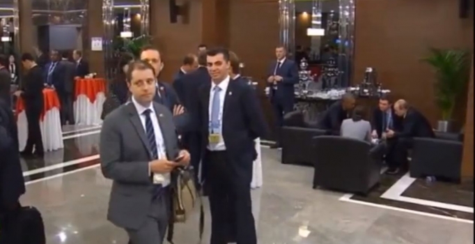 Putin - Obama görüşmesinde kameranın önüne geçti