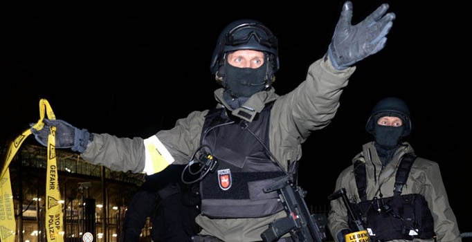 Hannover Emniyet Müdürü Kluwe: Evlerinizden çıkmayın