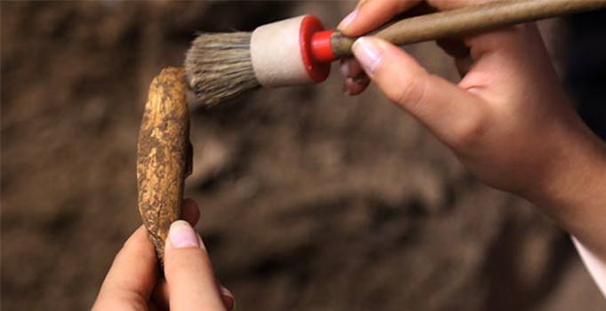 Karain Mağarası'nda 350 bin yıllık kemik parçaları bulundu