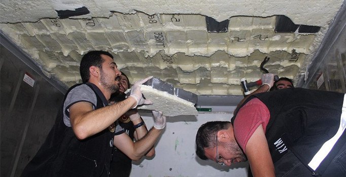 Mersin Limanı'ndaki kuru yük gemisinde 24 milyon 537 bin TL'lik kokain bulundu