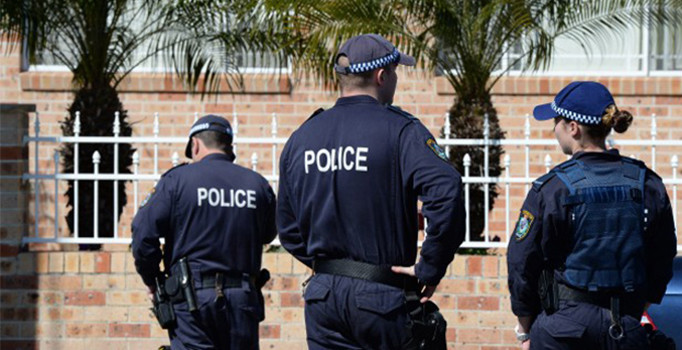 Avustralya'da araçlara asitli saldırı