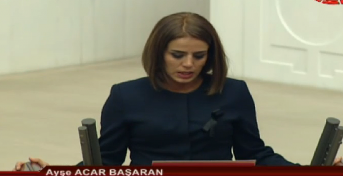 HDP'li Ayşe Acar Başaran, 22 saniyede yemin rekoru kırdı