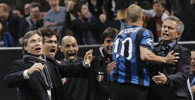 Chelsea'nin hocası Jose Mourinho Sneijder’i çağırdı