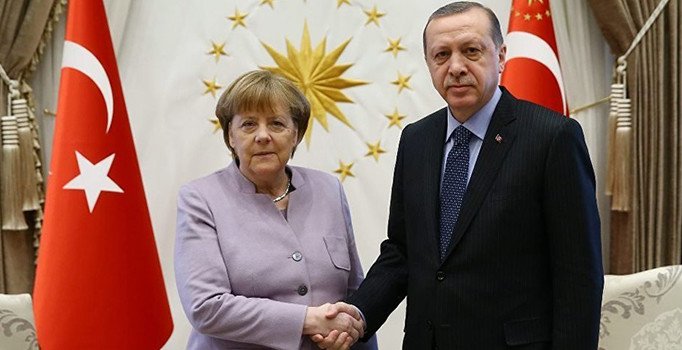 Erdoğan ve Merkel'le Suriye'yi görüştü: Siyasi süreç ilerlemeli