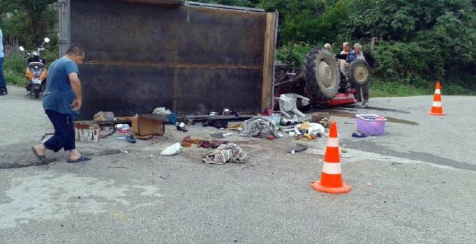 Fındık işçilerini taşıyan traktör devrildi: 2’si ağır, 18 yaralı