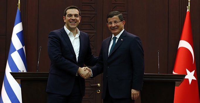 Başbakan Davutoğlu'ndan muhabire mülteci tepkisi