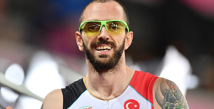 Ramil Guliyev Dünya Atletizm Şampiyonası'nda dünya şampiyonu oldu