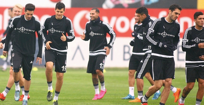 Beşiktaş'ta Atiba'sız antrenman