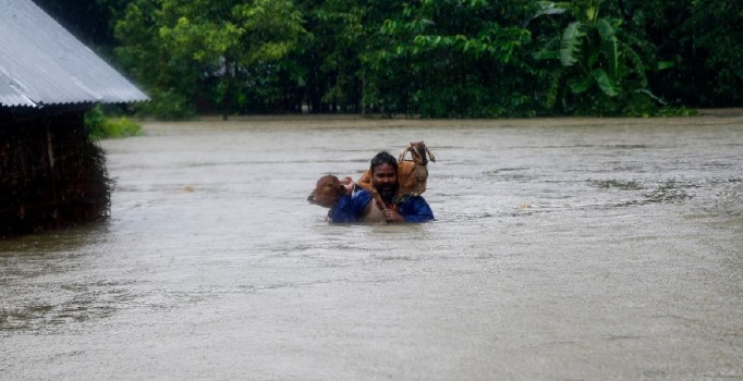 Nepal’de selden 18 kişi öldü