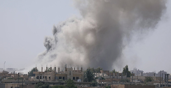 ABD savaş uçakları Rakka'yı bombaladı: 11 sivil öldü