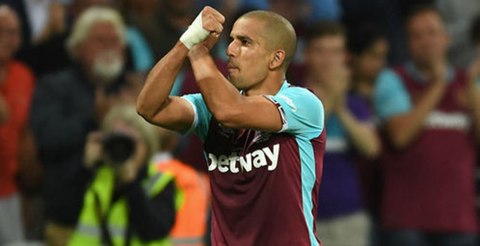 Galatasaray'ın görüşmelere başladığı Feghouli İstanbul'a geldi