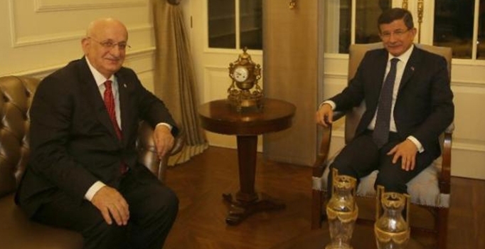 Ahmet Davutoğlu İsmail Kahraman'la görüştü