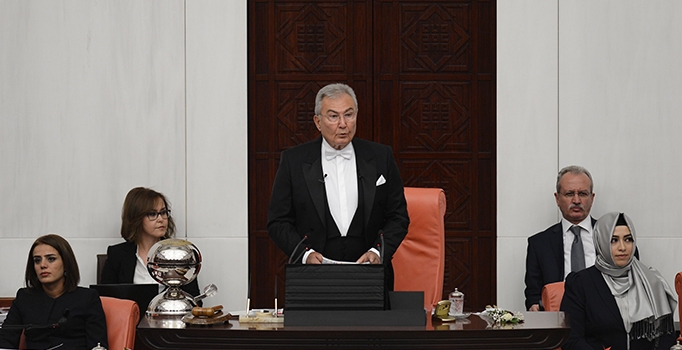 Deniz Baykal'dan Besmeleli yemin açıklaması