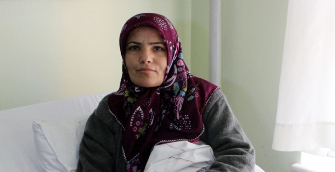 İzmir'de hamile sanılan kadından 3 kilo tümör çıktı