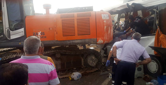 Son dakika! Ağrı-Patnos Karayolunda feci kaza: Çok sayıda ölü ve yaralı var