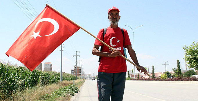 Rüyasında gördüğü Şehit Ömer Halisdemir için üçüncü kez yollara düştü