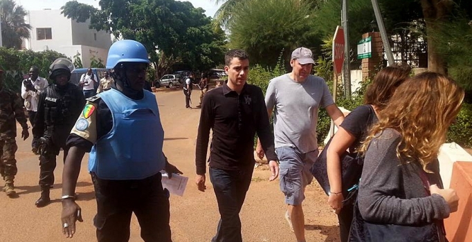 Mali'de otel basan teröristler 18 kişiyi öldürdü