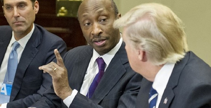 Siyahi CEO Trump'ın konseyinden ayrıldı