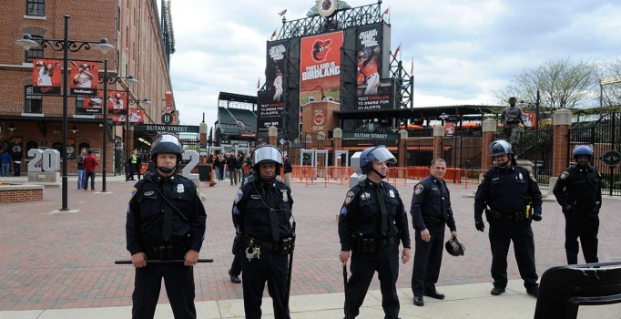 Baltimore olayları beyzbol maçı erteletti